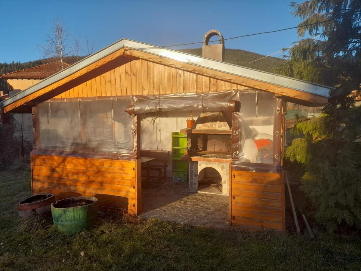 Къща За Гости Дани Govedartsi Exterior foto